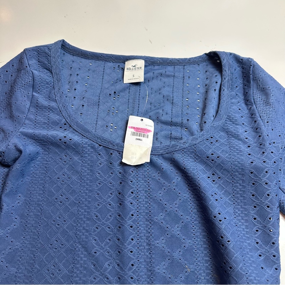 Hollister Women's Long Sleeve Top in Deep Blue NWT - Picture 4 of 7